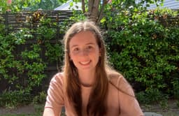 Emily, tutor offering online and in-person lessons at KIS Academics