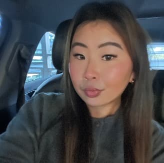 Olivia, tutor offering online and in-person lessons at KIS Academics