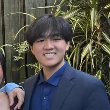 Profile photo of Hayden, tutor offering online and in-person lessons at KIS Academics