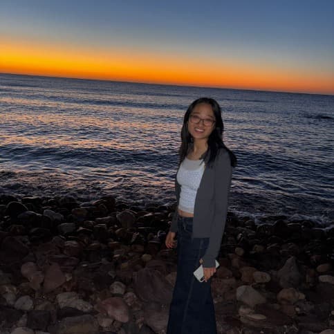 Profile photo of Ruisi, tutor offering online and in-person lessons at KIS Academics