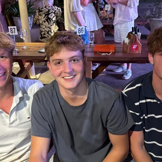 Profile photo of Gordon, tutor offering online and in-person lessons at KIS Academics