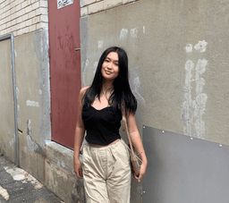 Caitlin, tutor offering online and in-person lessons at KIS Academics