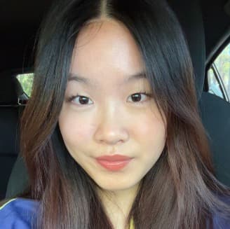 Profile photo of Jacquelyn, tutor offering online and in-person lessons at KIS Academics