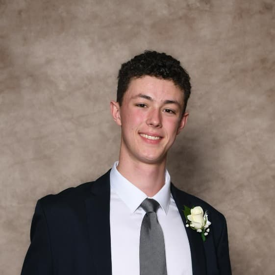 Profile photo of Lucian, tutor offering online and in-person lessons at KIS Academics