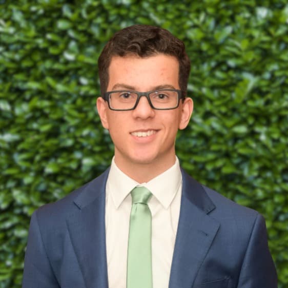 Profile photo of Xavier, tutor offering online and in-person lessons at KIS Academics