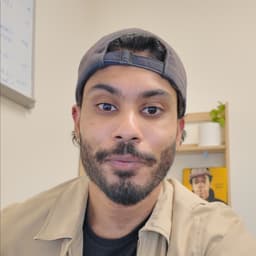 Dharann, tutor offering online and in-person lessons at KIS Academics