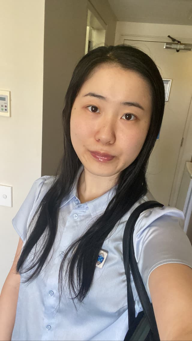 Profile photo of Victoria, tutor offering online and in-person lessons at KIS Academics