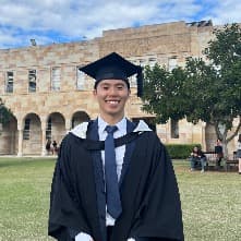 Profile photo of Warren, tutor offering online and in-person lessons at KIS Academics