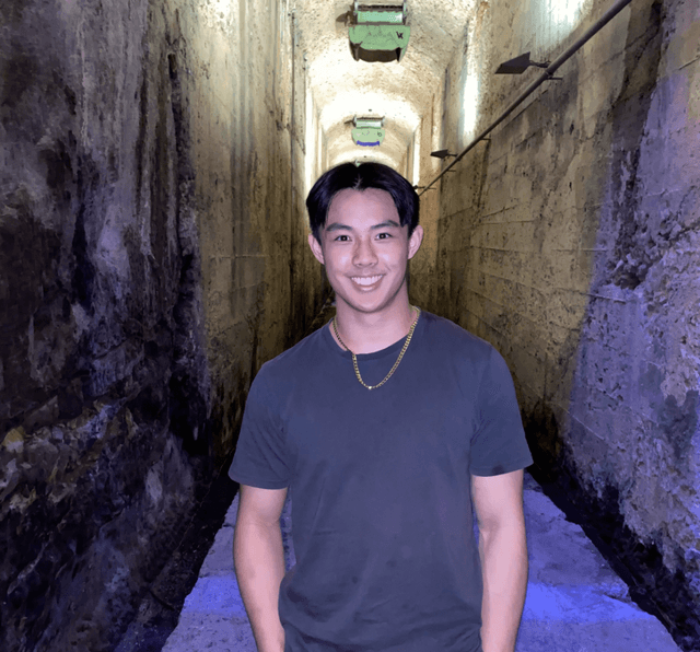 Profile photo of Edward, tutor offering online and in-person lessons at KIS Academics