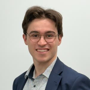 Profile photo of Gianni, tutor offering online and in-person lessons at KIS Academics