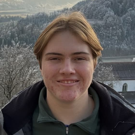 Profile photo of Matthew, tutor offering online and in-person lessons at KIS Academics