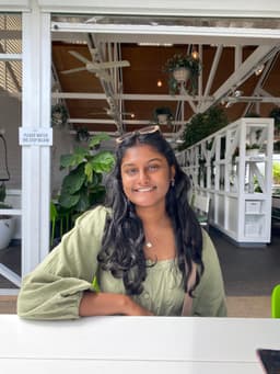 Akshaya, tutor offering online and in-person lessons at KIS Academics