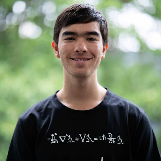 Profile photo of Ari, tutor offering online and in-person lessons at KIS Academics