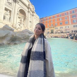 Liliana, tutor offering online and in-person lessons at KIS Academics