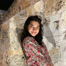 Gayatri, tutor offering online and in-person lessons at KIS Academics