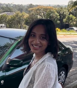 Avanthika, tutor offering online and in-person lessons at KIS Academics