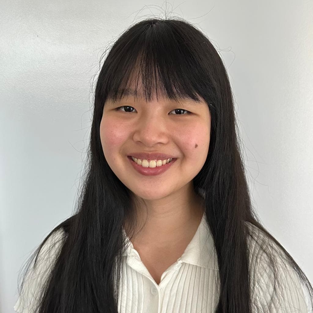 Lauren, tutor offering online and in-person lessons at KIS Academics