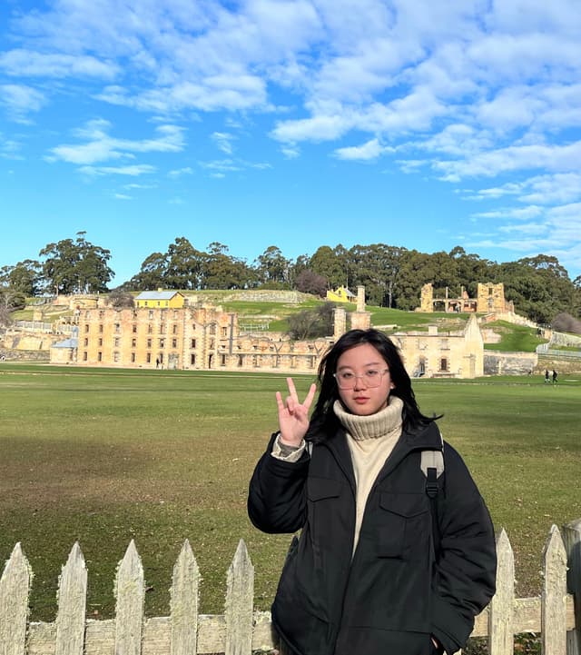 Profile photo of Ella, tutor offering online and in-person lessons at KIS Academics