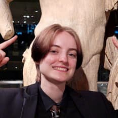 Profile photo of Ari, tutor offering online and in-person lessons at KIS Academics