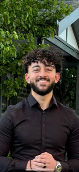 Peter, tutor offering online and in-person lessons at KIS Academics