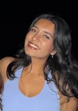 Aastha, tutor offering online and in-person lessons at KIS Academics