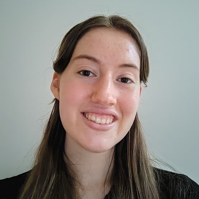 Profile photo of Brooke, tutor offering online and in-person lessons at KIS Academics