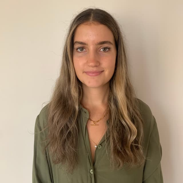 Profile photo of Eden, tutor offering online and in-person lessons at KIS Academics