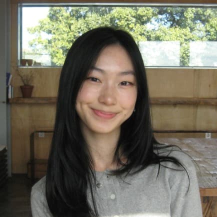 Profile photo of Jocelyn, tutor offering online and in-person lessons at KIS Academics