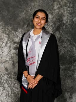 Dani, tutor offering online and in-person lessons at KIS Academics