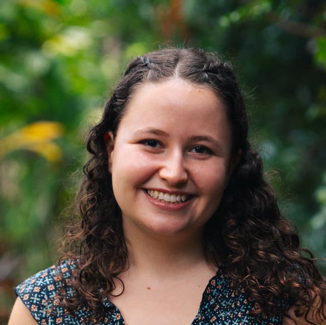 Profile photo of Siena Reid, tutor offering online and in-person lessons at KIS Academics