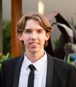 Reuben, tutor offering online and in-person lessons at KIS Academics