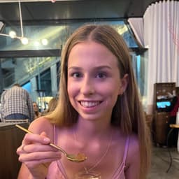 Georgie, tutor offering online and in-person lessons at KIS Academics