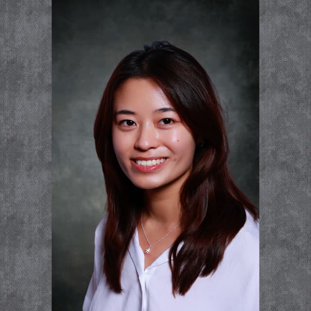 Profile photo of Amanda, tutor offering online and in-person lessons at KIS Academics