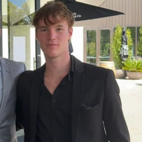 Harry, tutor offering online and in-person lessons at KIS Academics