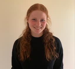 Alessia, tutor offering online and in-person lessons at KIS Academics