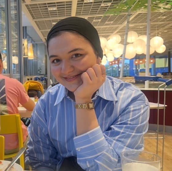 Profile photo of Saroo, tutor offering online and in-person lessons at KIS Academics