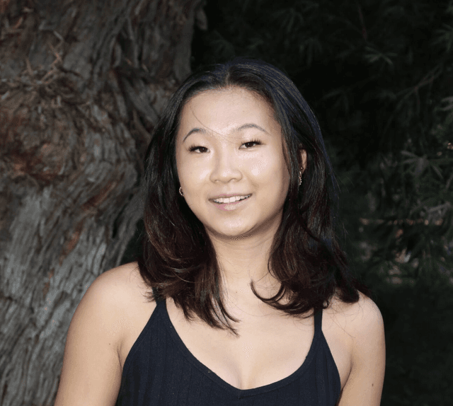 Profile photo of Caroline, tutor offering online and in-person lessons at KIS Academics