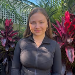 Eleanor, tutor offering online and in-person lessons at KIS Academics