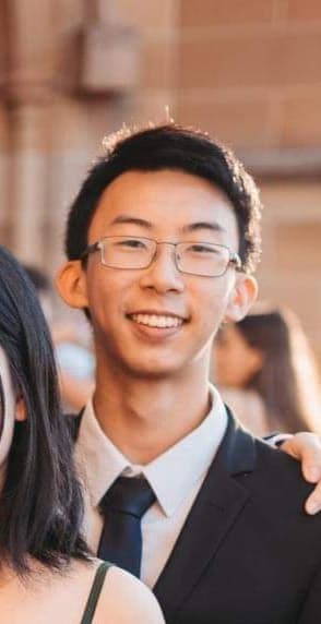 Profile photo of Yuenchen, tutor offering online and in-person lessons at KIS Academics