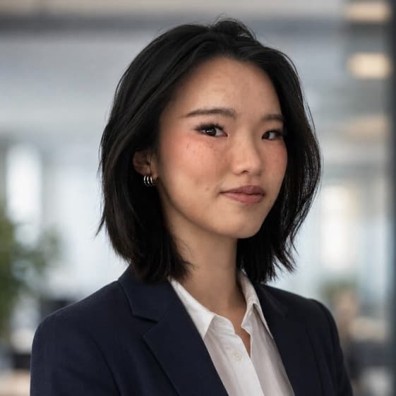 Profile photo of Isabella, tutor offering online and in-person lessons at KIS Academics