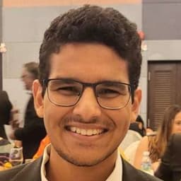 Avinesh, tutor offering online and in-person lessons at KIS Academics