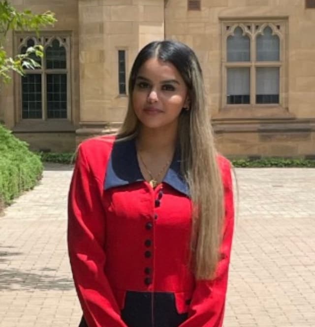 Profile photo of Selina, tutor offering online and in-person lessons at KIS Academics