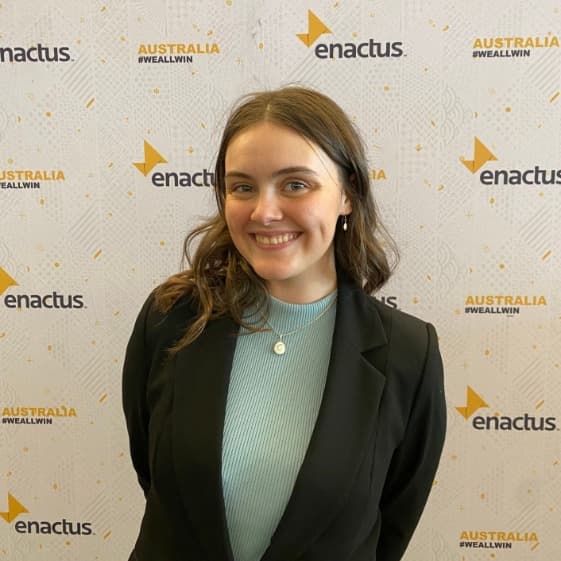 Profile photo of Shanna, tutor offering online and in-person lessons at KIS Academics