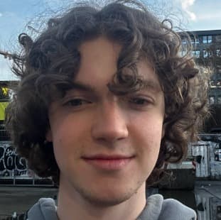 Profile photo of Michael, tutor offering online and in-person lessons at KIS Academics