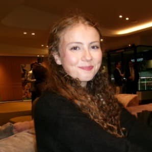 Profile photo of Olive, tutor offering online and in-person lessons at KIS Academics