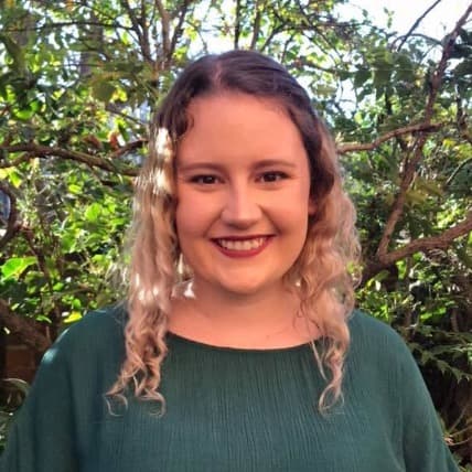 Alyssa, tutor offering online and in-person lessons at KIS Academics