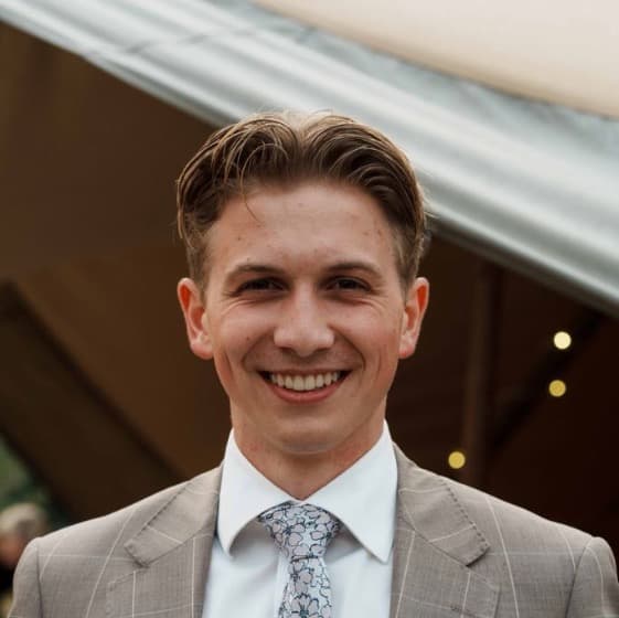Mattias, tutor offering online and in-person lessons at KIS Academics