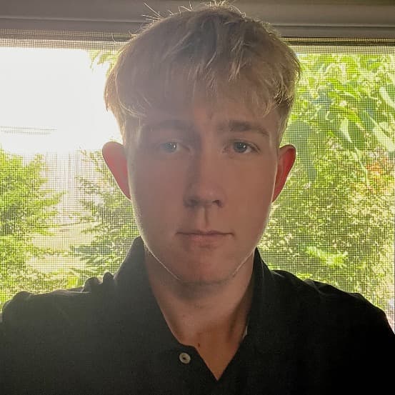 Profile photo of Archi, tutor offering online and in-person lessons at KIS Academics