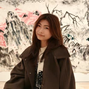 Profile photo of Dora, tutor offering online and in-person lessons at KIS Academics