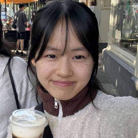 Profile photo of Lily, tutor offering online and in-person lessons at KIS Academics